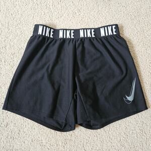 Nike sports shorts medium